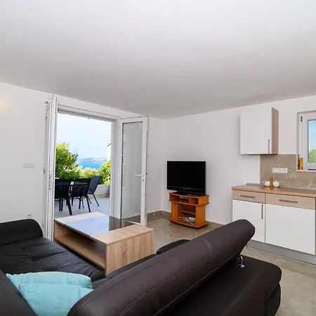 Sara Apartman Trogir